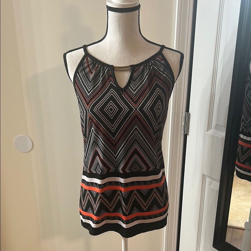 Unique Spectrum Black and Gray Graphic Cut Out Tank Top